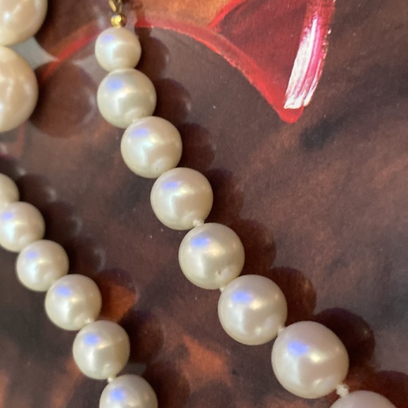 Lovely Pearls and Earrings - Picture 3 of 3